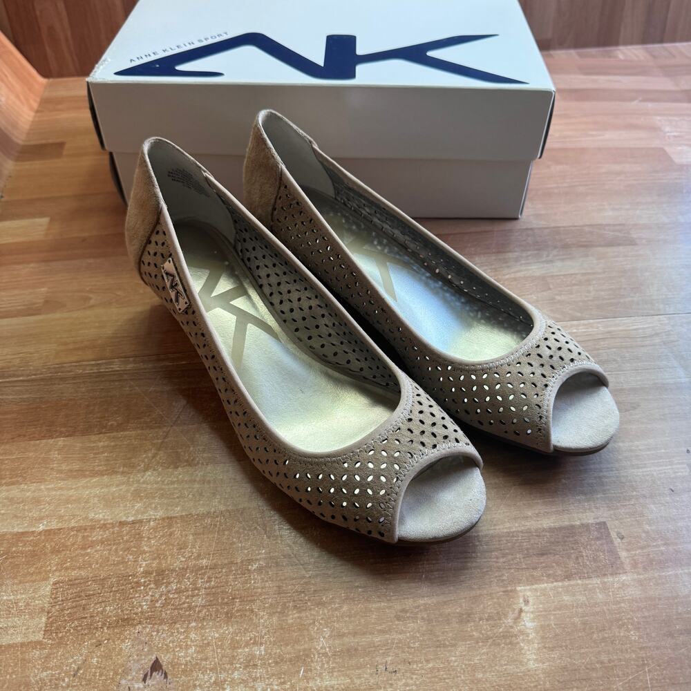 Anne Klein Sport Cadwyn Perforated Peep Toe Wedge Pumps size 8.5